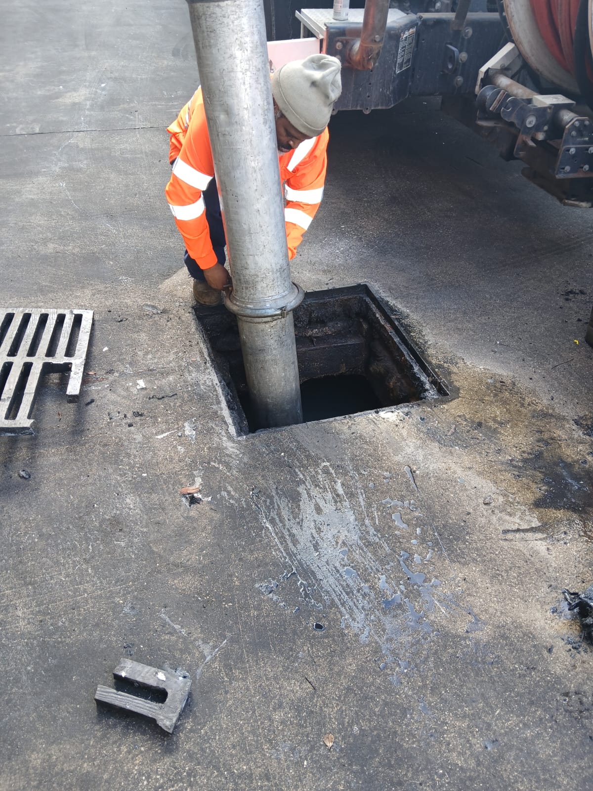South Florida Storm Drain Solutions vactor crew servicing a commercial catch basin